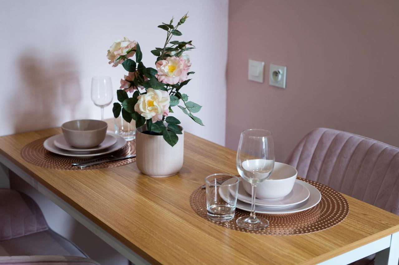 Capstay Color Valenciennes & Netflix Trith-Saint-Leger Exteriör bild